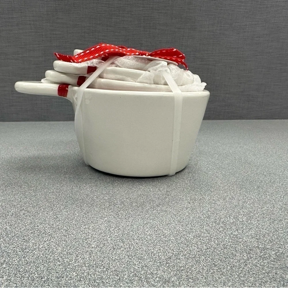 BRAND NEW RAE DUNN SNOWMAN MEASURING CUPS!
